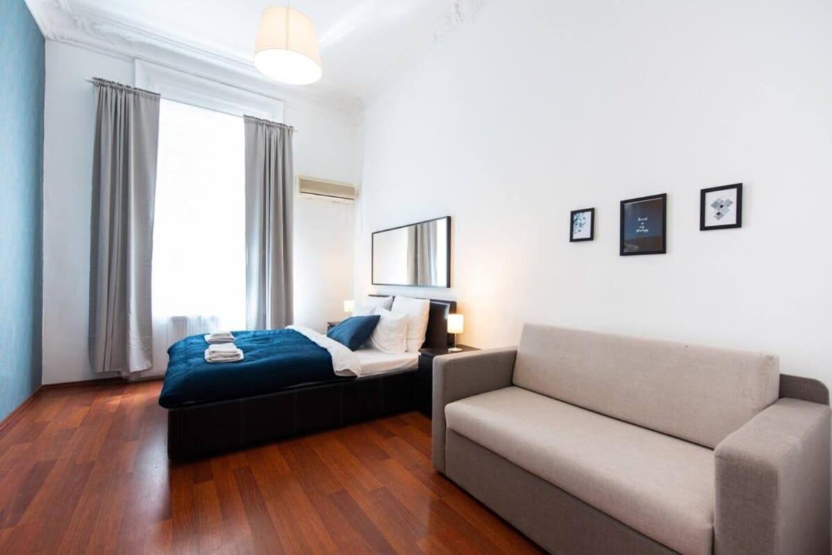 Very Central Convenient Large Ac Place Budapeste Exterior foto