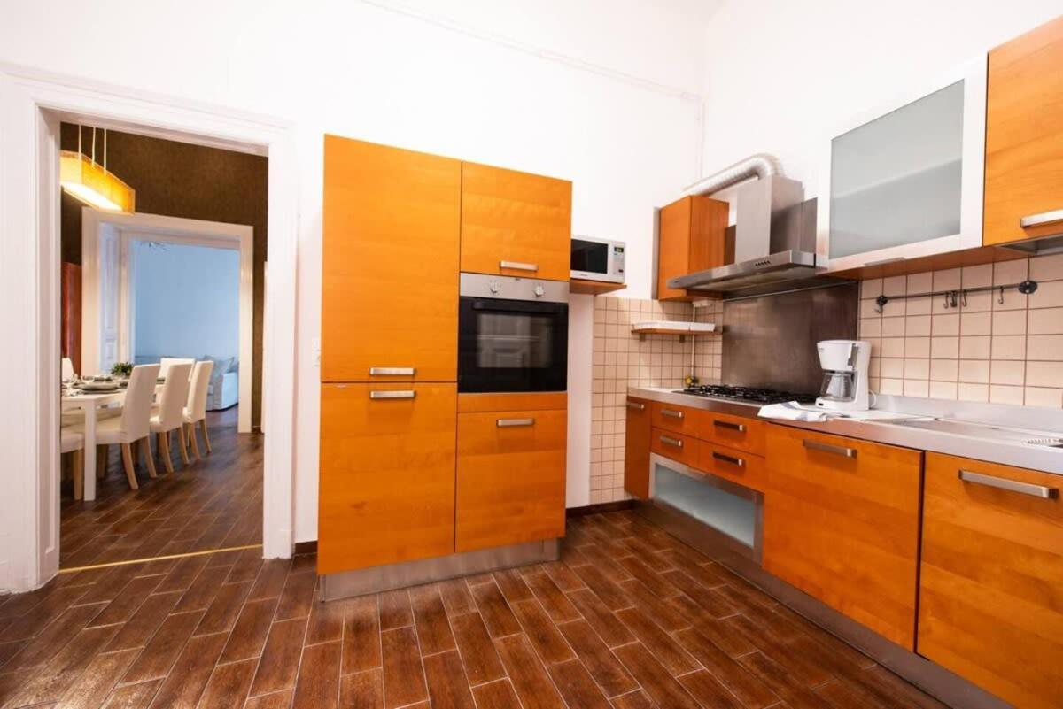 Very Central Convenient Large Ac Place Budapeste Exterior foto