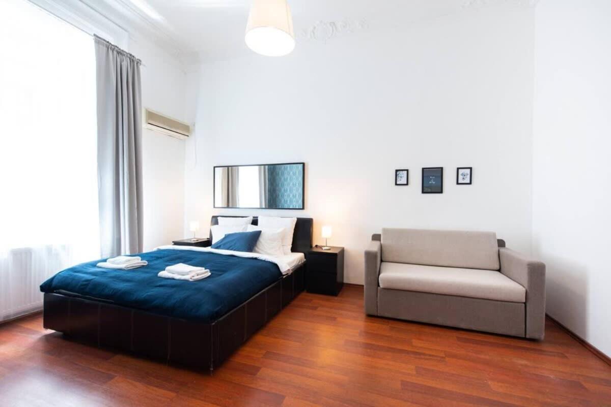 Very Central Convenient Large Ac Place Budapeste Exterior foto